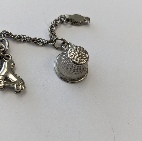 VTG SILVER TONE CHUNKY CHARM BRACELET - Picture 13 of 16